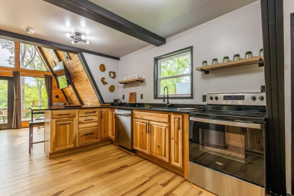 Valhalla Cabins Aframes With Hot Tubs & Sauna Cosby Exterior foto